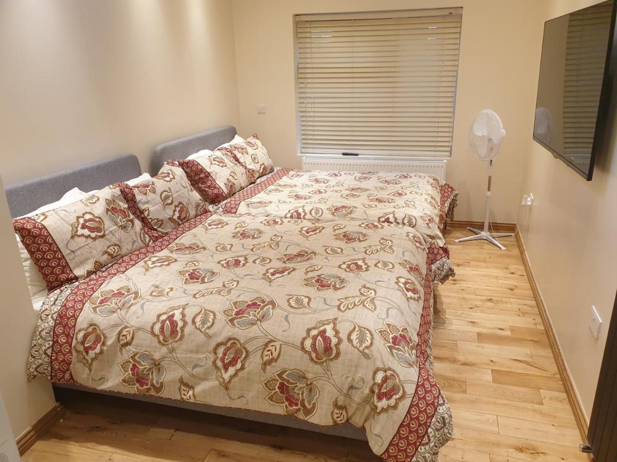 London Luxury Apartments 1Min Walk From Underground, With Free Parking Free Wifi Esterno foto